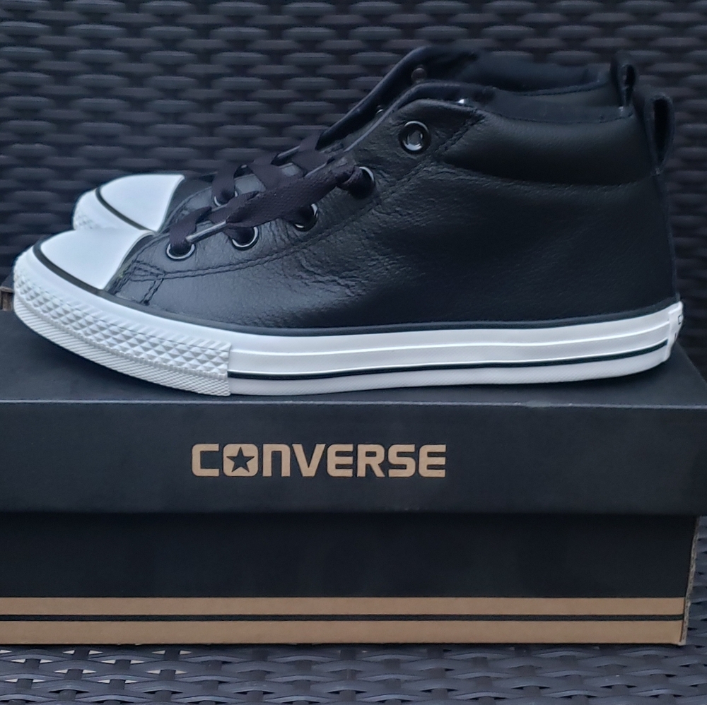 NEW Converse US Size 4 Chuck Taylor Black Leather